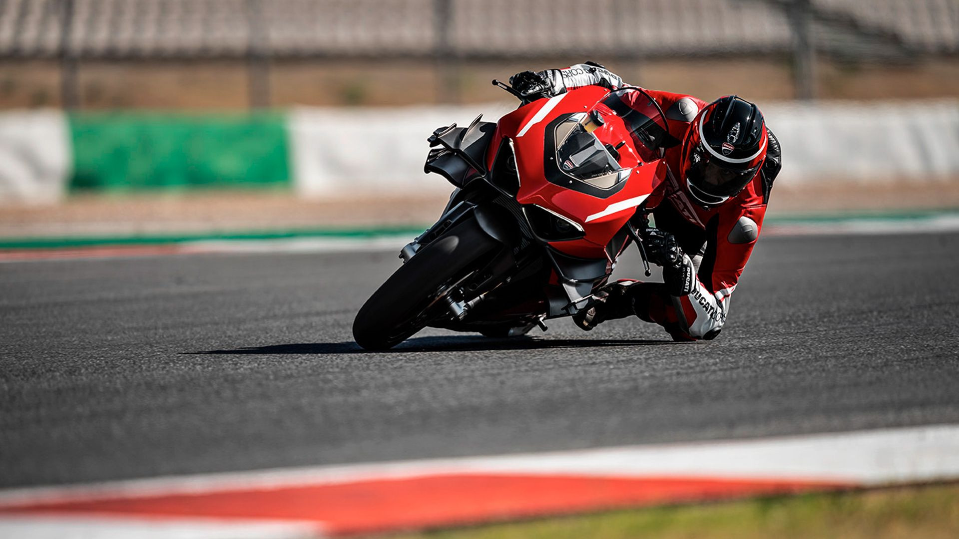 2021 Ducati V4 Superleggera cornering agility racetrack
