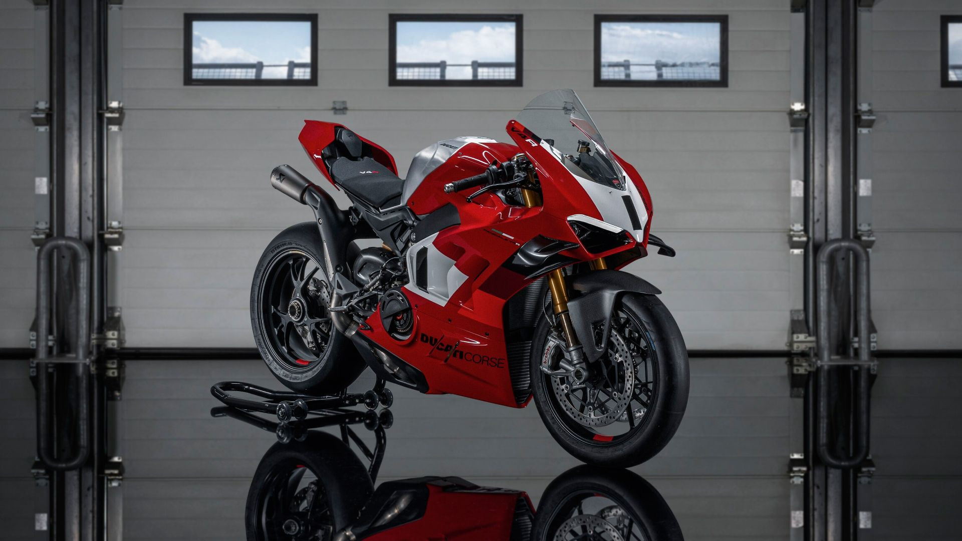 2023 Ducati Panigale V4 R sportbike red color