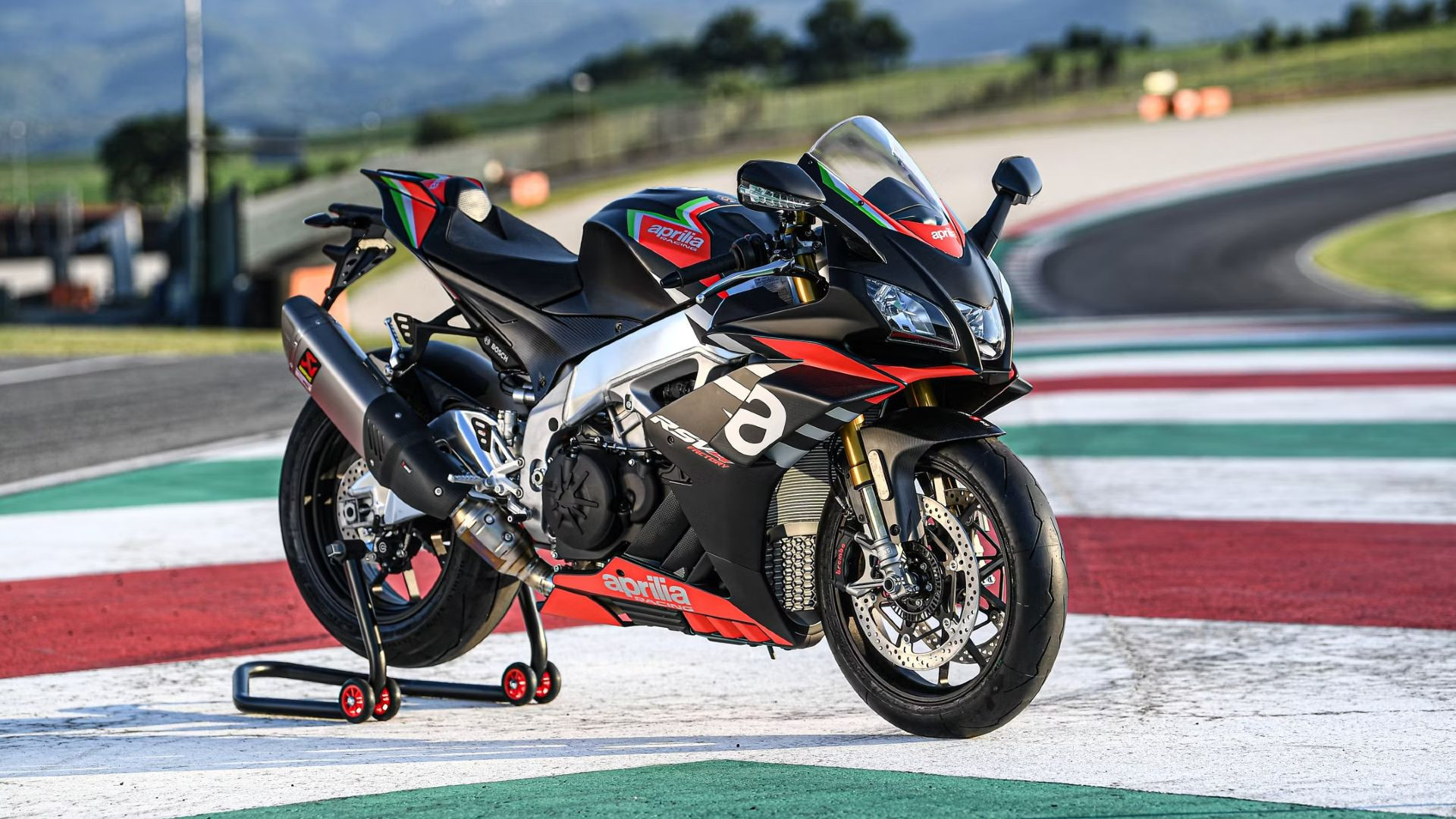 Aprilia RSV4 1100 Factory parked static shot