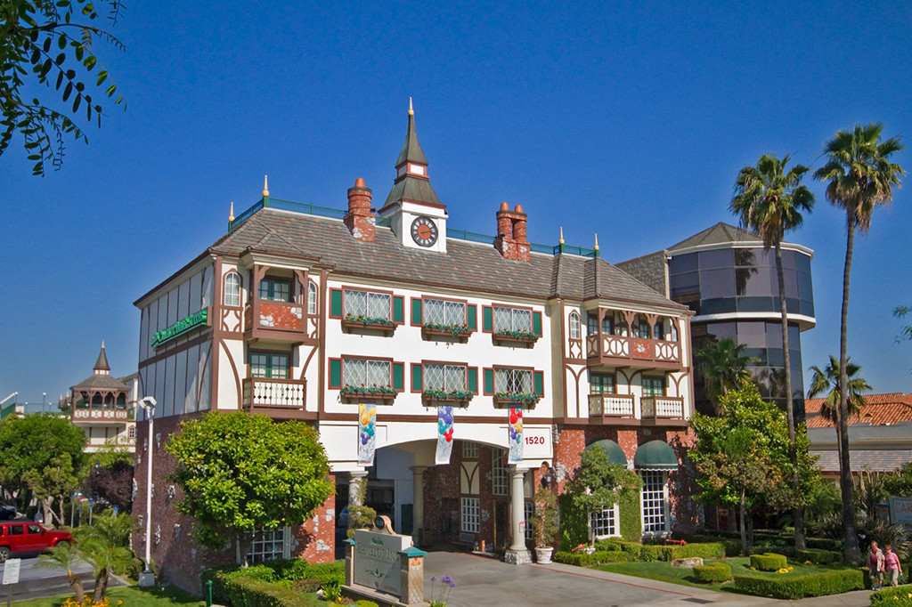 Camelot Inn &amp; Suites exterior facade