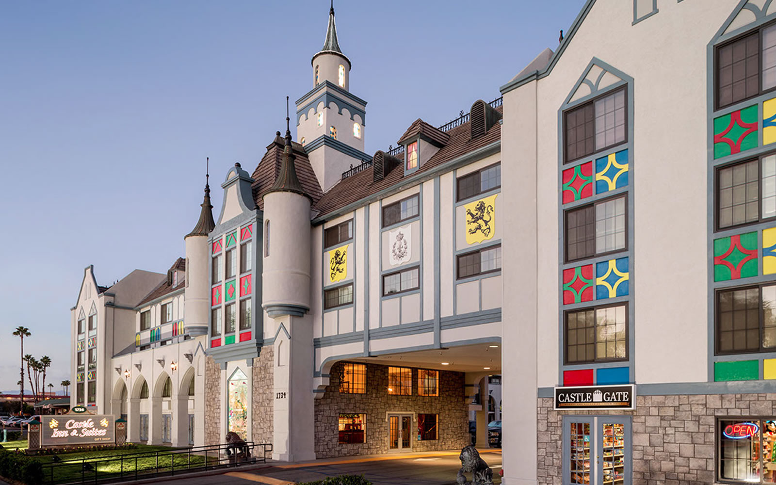 Castle Inn &amp; Suites fairytale castle exterior