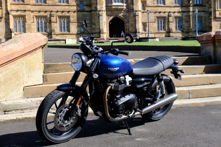 Triumph Street Twin unobtrusive cool street presence