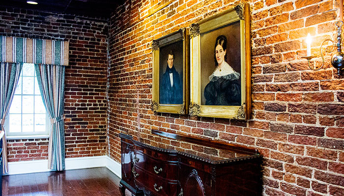 Historic River Street Inn