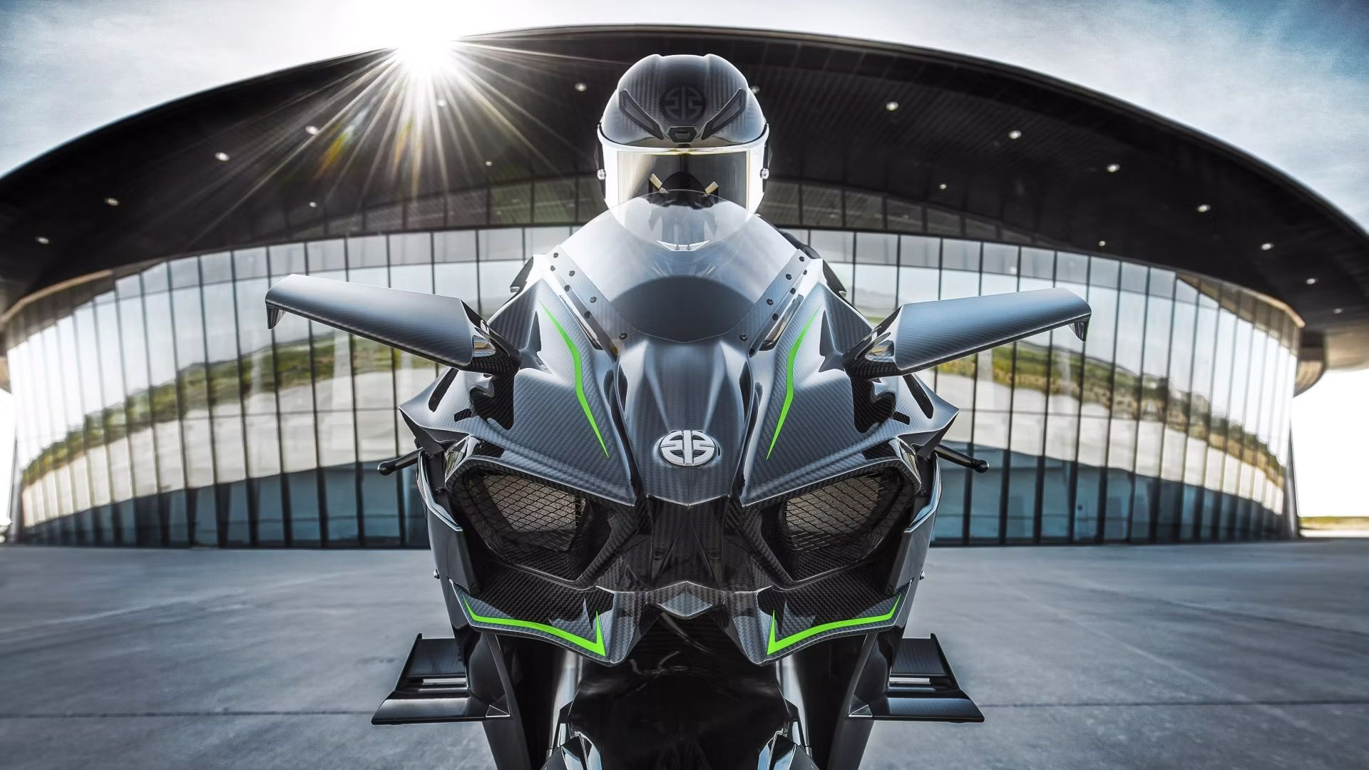 Kawasaki Ninja H2R front view aggressive styling