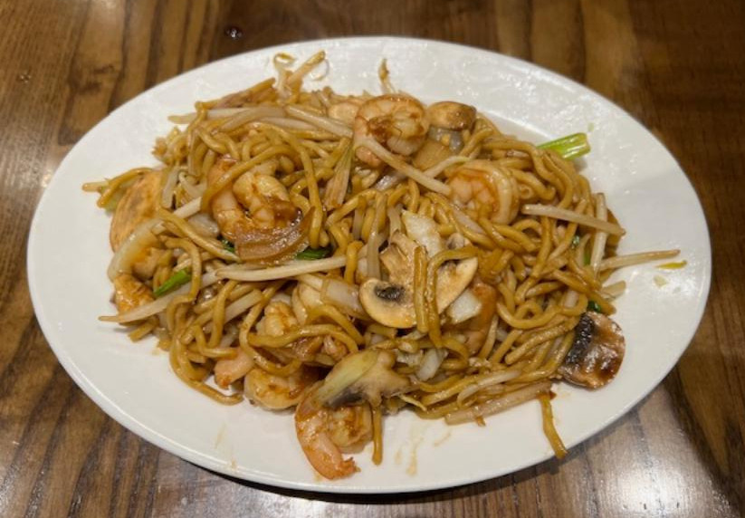Shrimp Lo Mein at Mee’s Noodle House