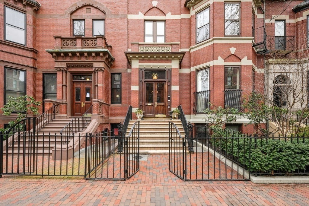 Elegant Brownstone Townhouse with Bay Windows on Marlborough Street