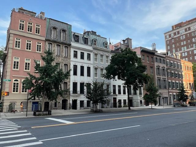 Historic Homes and Mansions of Sutton Place